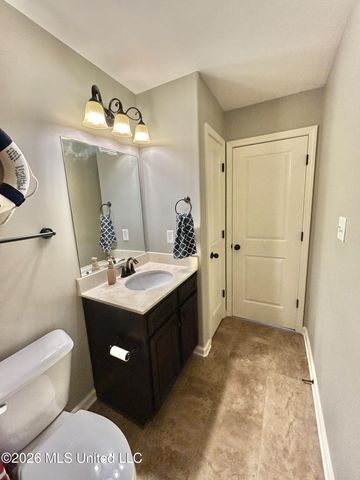 7458 Featherston Cove, Olive Branch, MS 38654