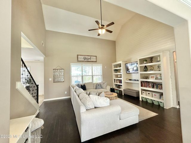 7458 Featherston Cove, Olive Branch, MS 38654