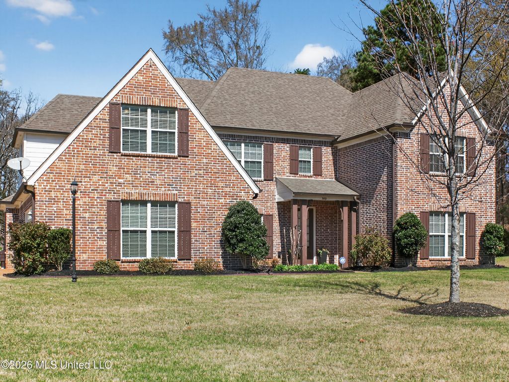7458 Featherston Cove, Olive Branch, MS 38654