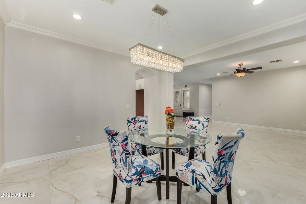 Image 16 of property listing at 1919 W BONANZA Lane, Phoenix, AZ 85085