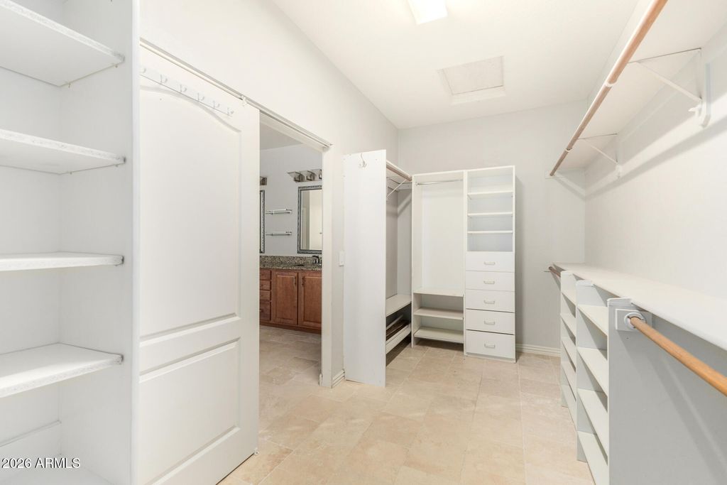 Image 32 of property listing at 1919 W BONANZA Lane, Phoenix, AZ 85085