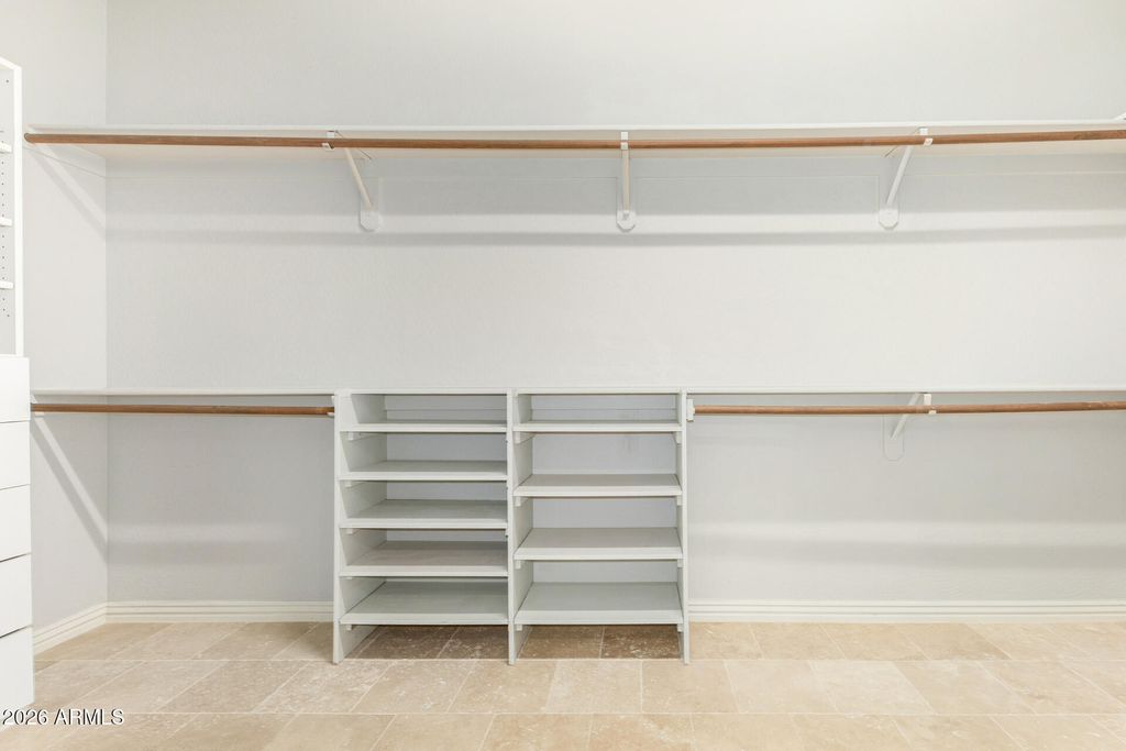 Image 33 of property listing at 1919 W BONANZA Lane, Phoenix, AZ 85085