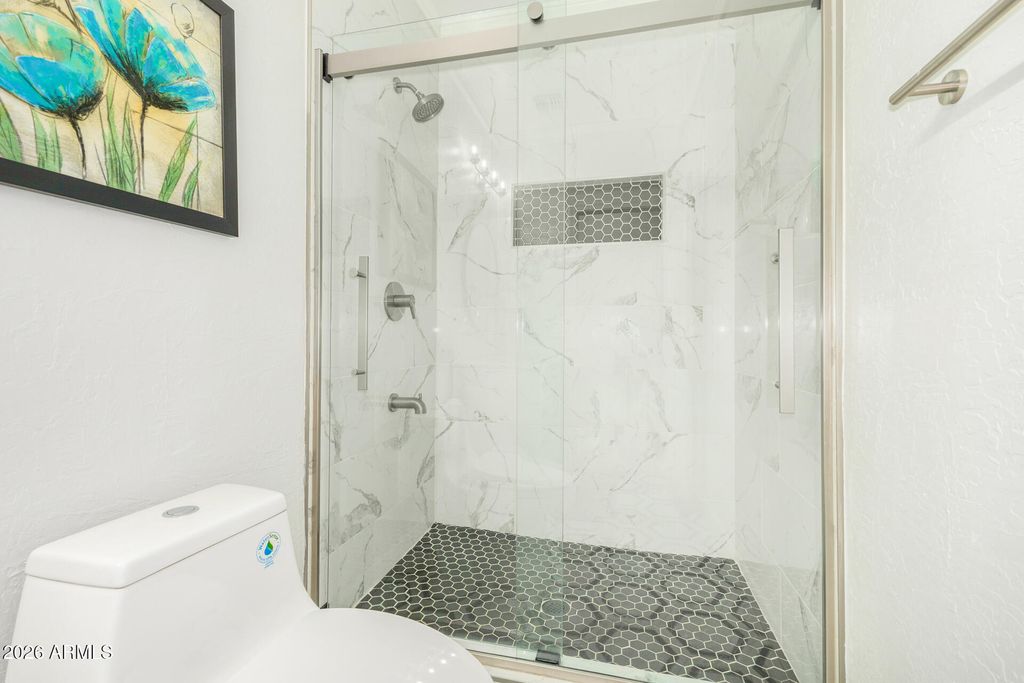 Image 49 of property listing at 1919 W BONANZA Lane, Phoenix, AZ 85085