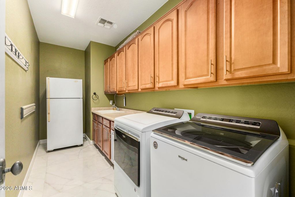 Image 53 of property listing at 1919 W BONANZA Lane, Phoenix, AZ 85085