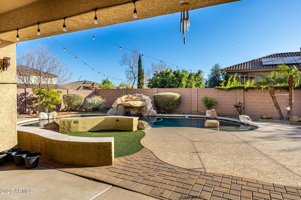 Image 56 of property listing at 1919 W BONANZA Lane, Phoenix, AZ 85085