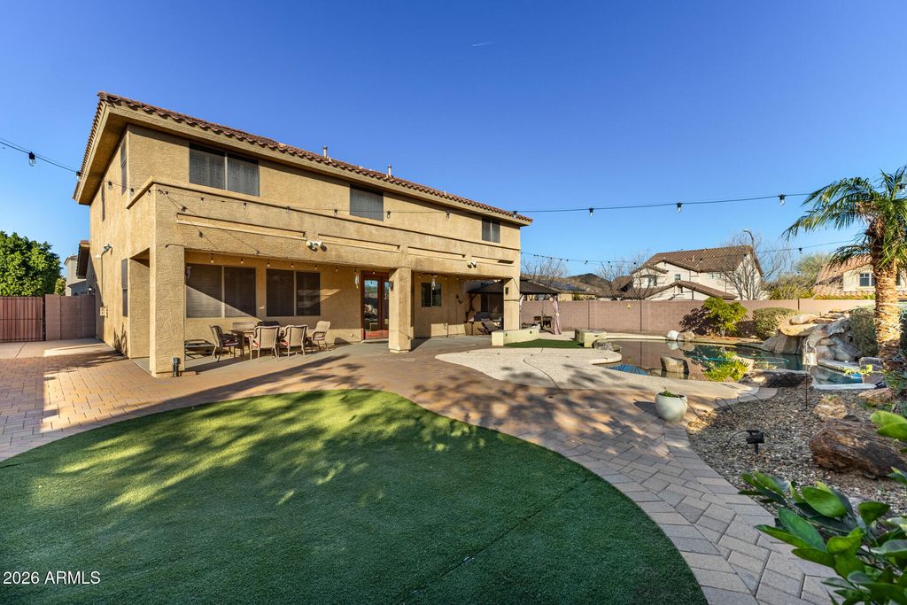 Image 60 of property listing at 1919 W BONANZA Lane, Phoenix, AZ 85085