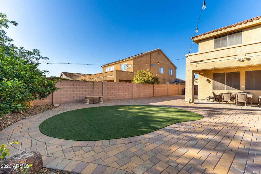 Image 61 of property listing at 1919 W BONANZA Lane, Phoenix, AZ 85085