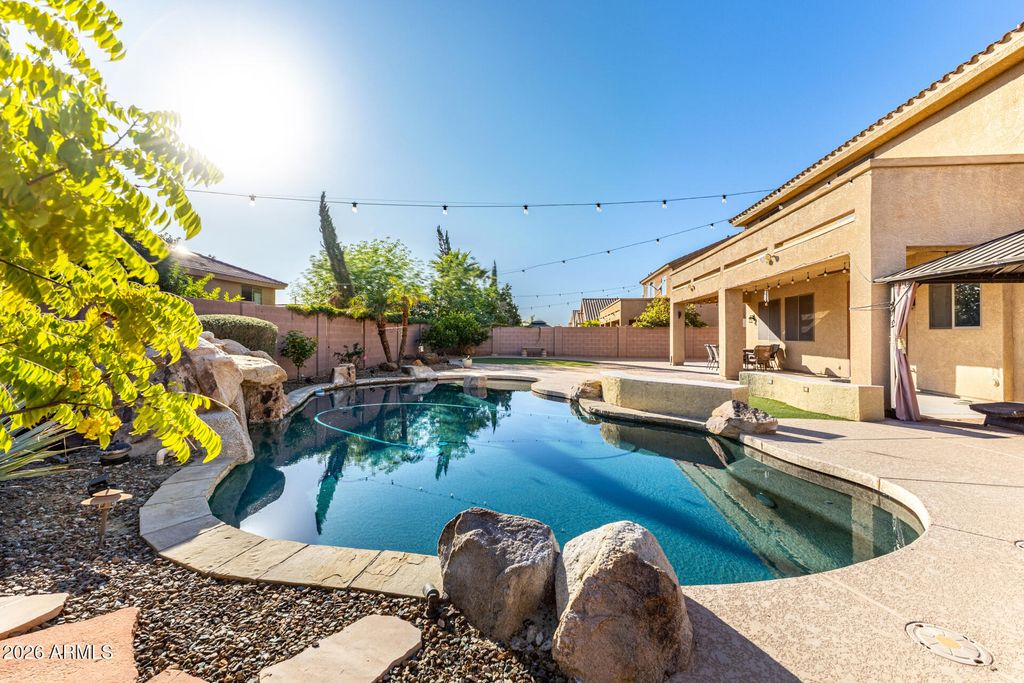 Image 67 of property listing at 1919 W BONANZA Lane, Phoenix, AZ 85085