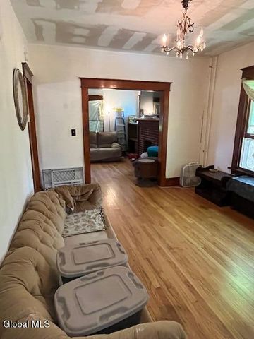 54 Glenwood Road, Menands, NY 12204