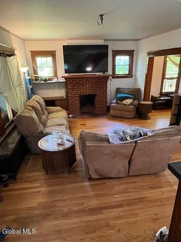 54 Glenwood Road, Menands, NY 12204
