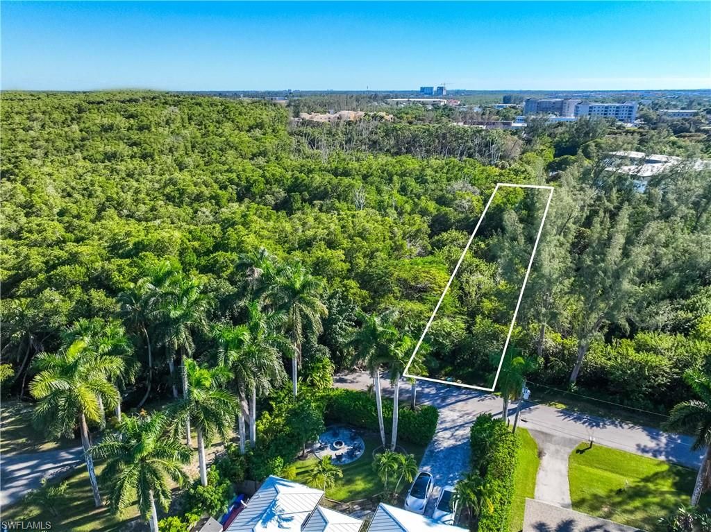 1552 Bembury DR, NAPLES, FL 34102 — photo 2