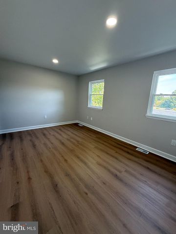 14817 CHERRYDALE DR, Woodbridge, VA 22193