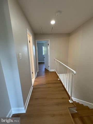 14817 CHERRYDALE DR, Woodbridge, VA 22193