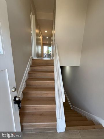14817 CHERRYDALE DR, Woodbridge, VA 22193
