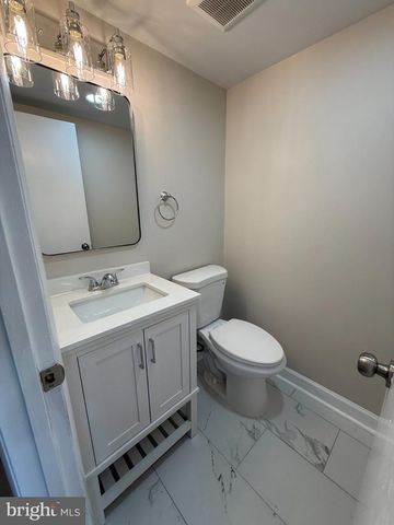 14817 CHERRYDALE DR, Woodbridge, VA 22193