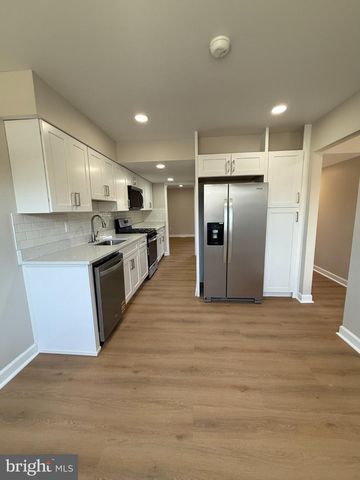 14817 CHERRYDALE DR, Woodbridge, VA 22193
