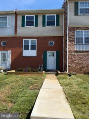 14817 CHERRYDALE DR, Woodbridge, VA 22193