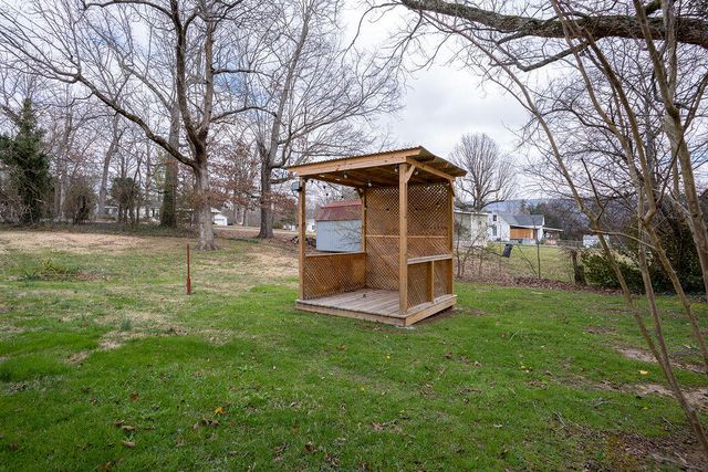 19 May Avenue, Trenton, GA 30752