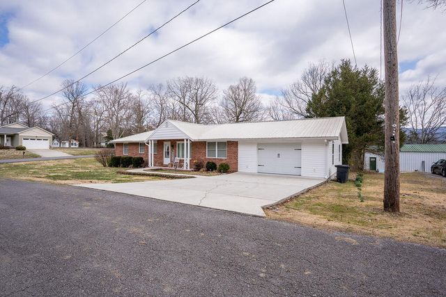 19 May Avenue, Trenton, GA 30752