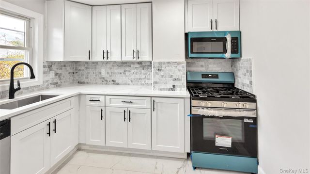 64 S Montgomery Street, Valley Stream, NY 11580