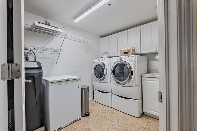 960 STARKEY ROAD 5406, Largo, FL 33771
