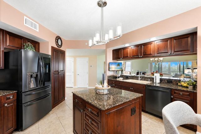960 STARKEY ROAD 5406, Largo, FL 33771