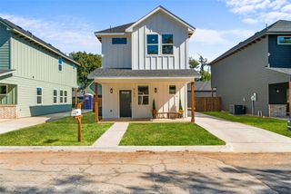 612 1/2 N Robinson Street NW, Cleburne, TX 76031