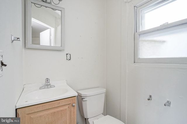 448 DELAWARE AVE, Palmyra, NJ 08065