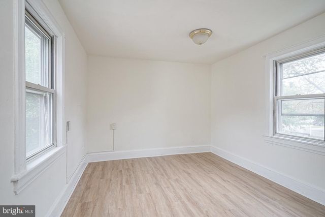 448 DELAWARE AVE, Palmyra, NJ 08065