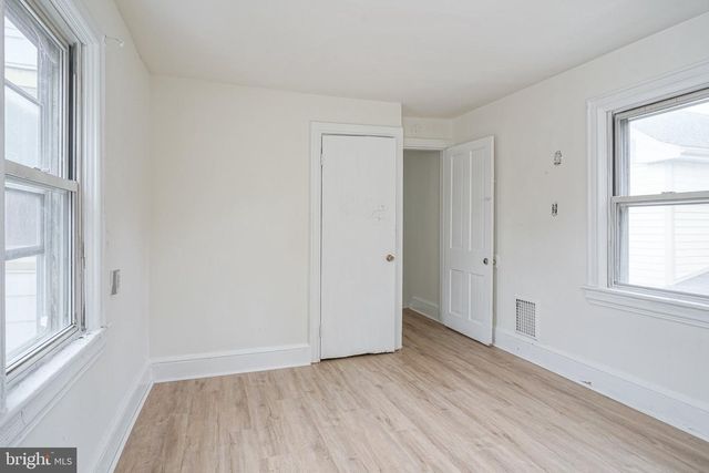 448 DELAWARE AVE, Palmyra, NJ 08065