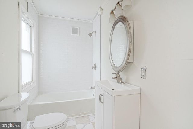 448 DELAWARE AVE, Palmyra, NJ 08065