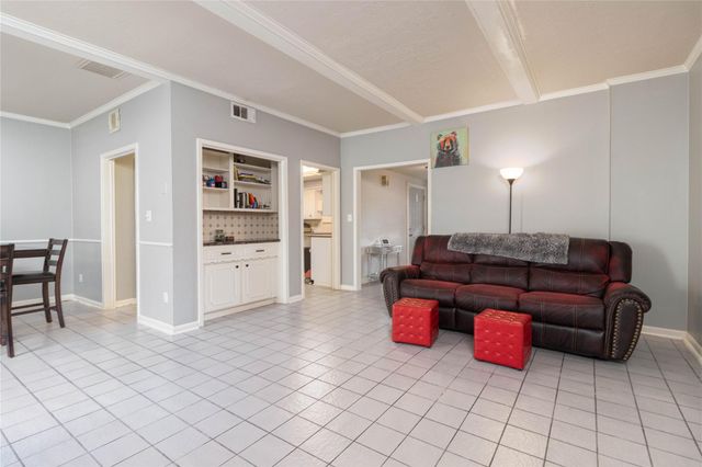 1404 Walnut Bend Lane 23, Houston, TX 77042