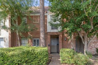 1404 Walnut Bend Lane 23, Houston, TX 77042
