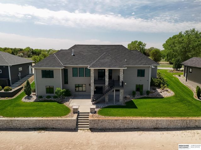 2740 Whitetail Drive, Columbus, NE 68601