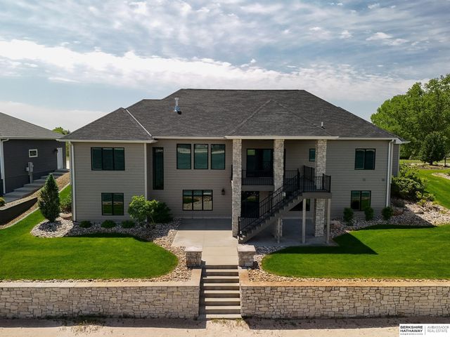 2740 Whitetail Drive, Columbus, NE 68601
