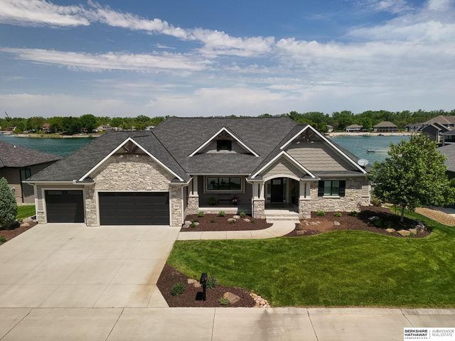 2740 Whitetail Drive, Columbus, NE 68601