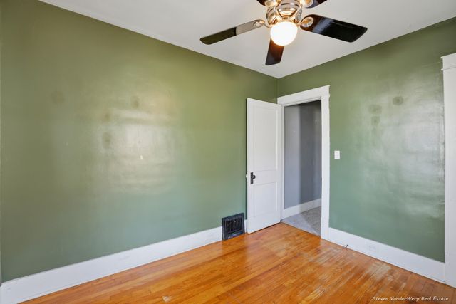 1721 Jarman Street, Muskegon, MI 49442