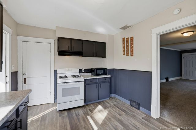 1721 Jarman Street, Muskegon, MI 49442