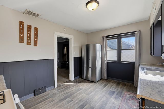 1721 Jarman Street, Muskegon, MI 49442