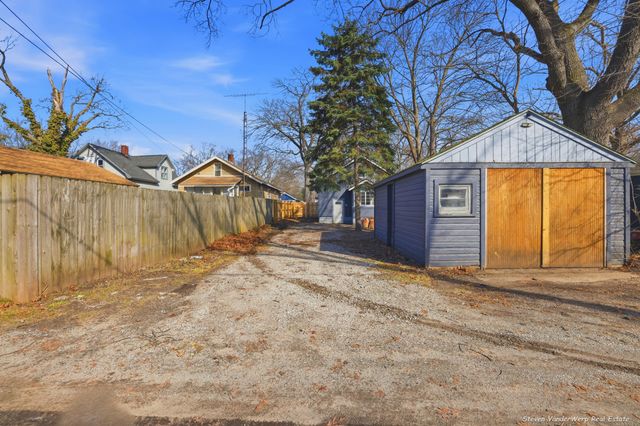 1721 Jarman Street, Muskegon, MI 49442