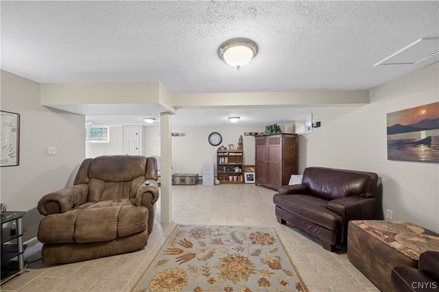 207 Eden Roc Circle, Dewitt, NY 13214