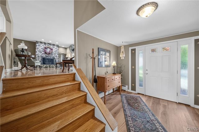 207 Eden Roc Circle, Dewitt, NY 13214