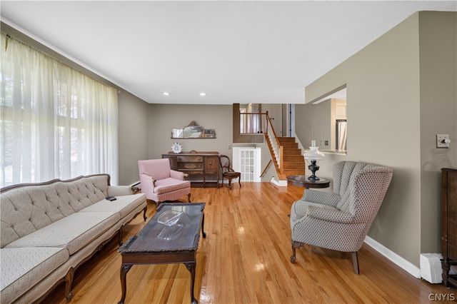 207 Eden Roc Circle, Dewitt, NY 13214