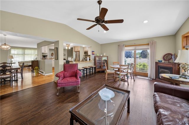 207 Eden Roc Circle, Dewitt, NY 13214