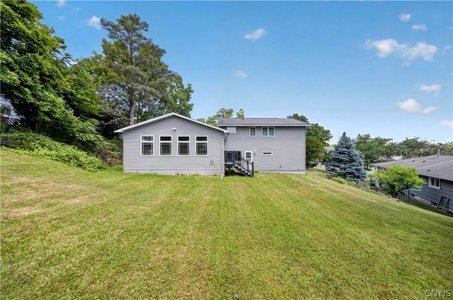 207 Eden Roc Circle, Dewitt, NY 13214