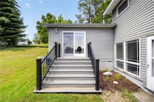 207 Eden Roc Circle, Dewitt, NY 13214