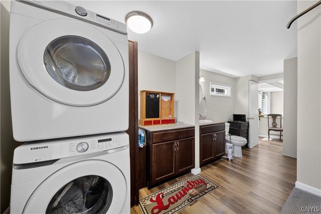 207 Eden Roc Circle, Dewitt, NY 13214