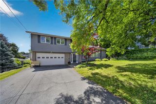 207 Eden Roc Circle, Dewitt, NY 13214