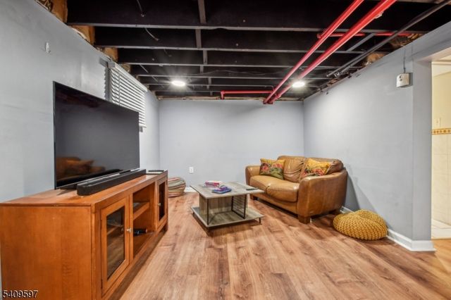 24 Willet St, Bloomfield Twp., NJ 07003