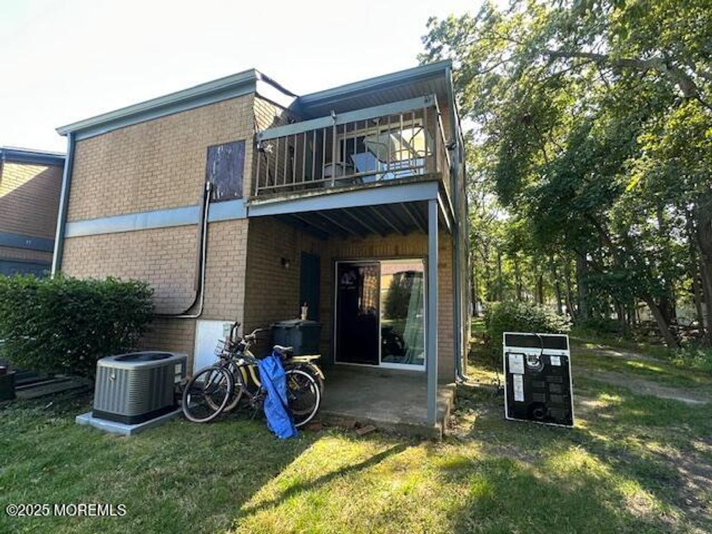 47 Newport Court, Brick, NJ 08724